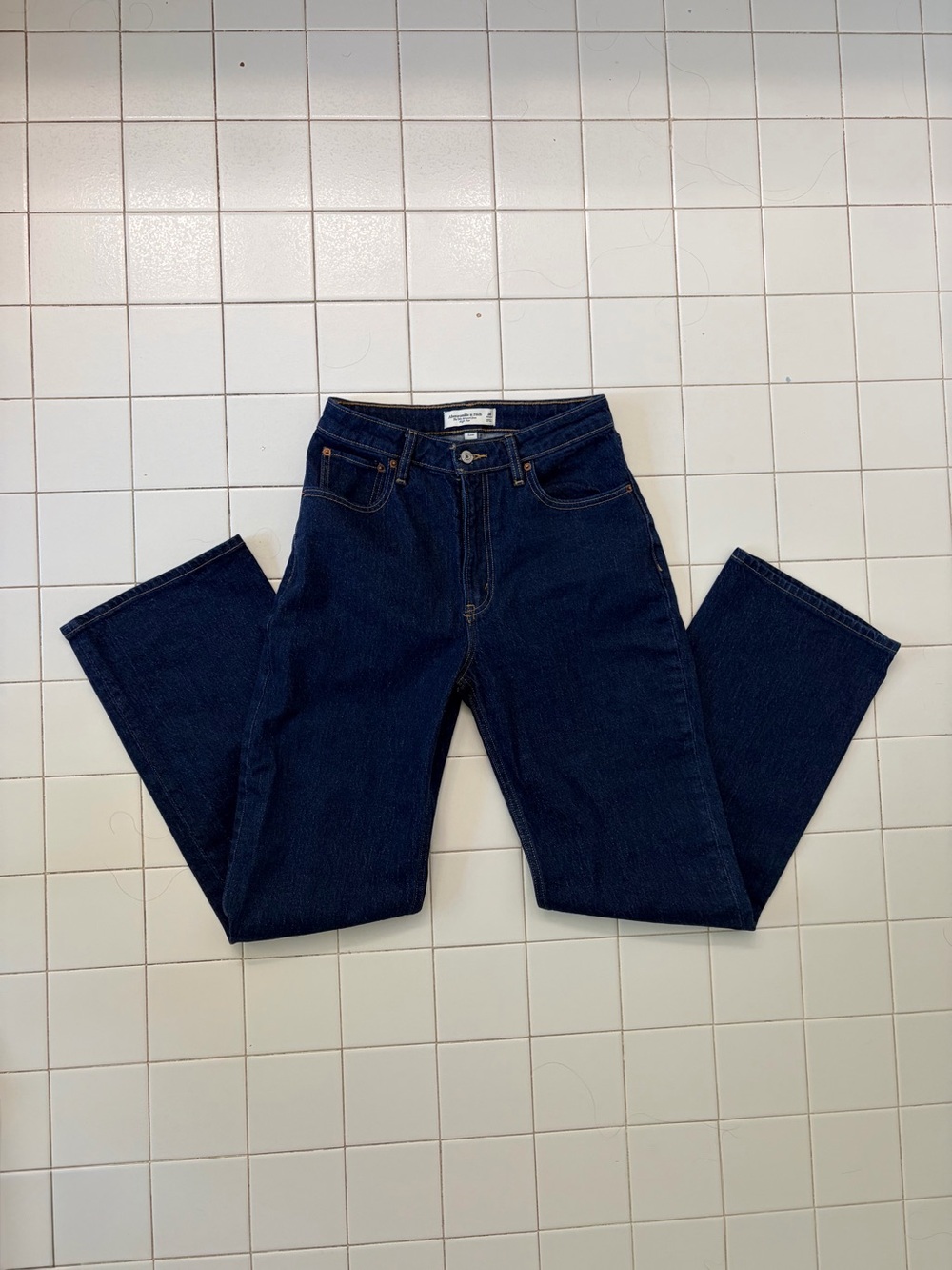 Abercrombie and Fitch 90s Relaxed Jean